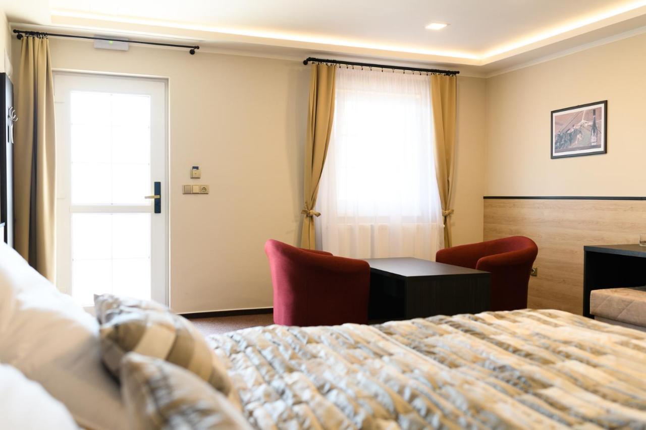 Vinarstvi U Kaplicky Hotell Zaječí Eksteriør bilde