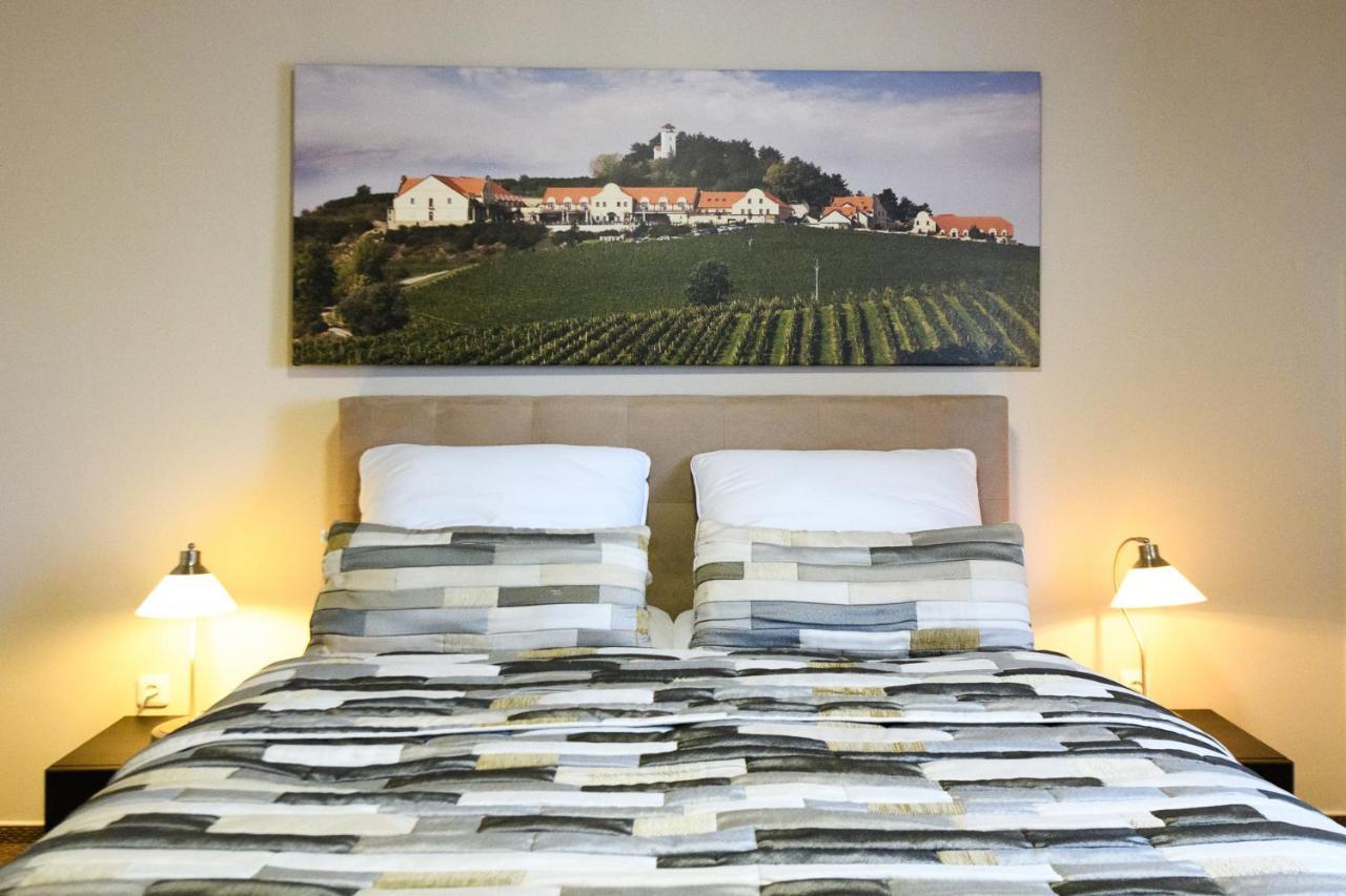 Vinarstvi U Kaplicky Hotell Zaječí Eksteriør bilde